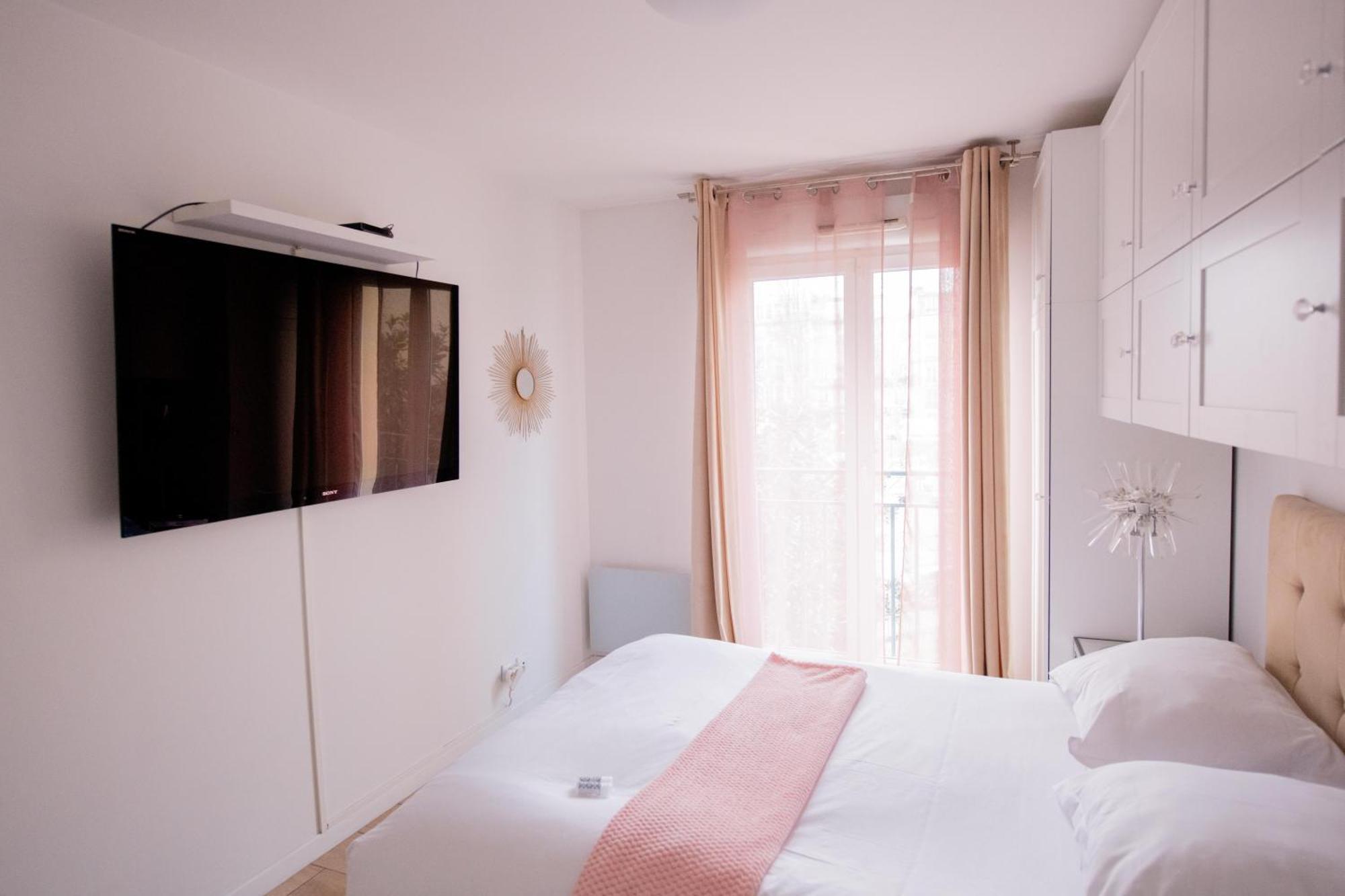 Elise De Roche Equipe Balcon Parking Rer B Apartment Ле Бурже Екстериор снимка
