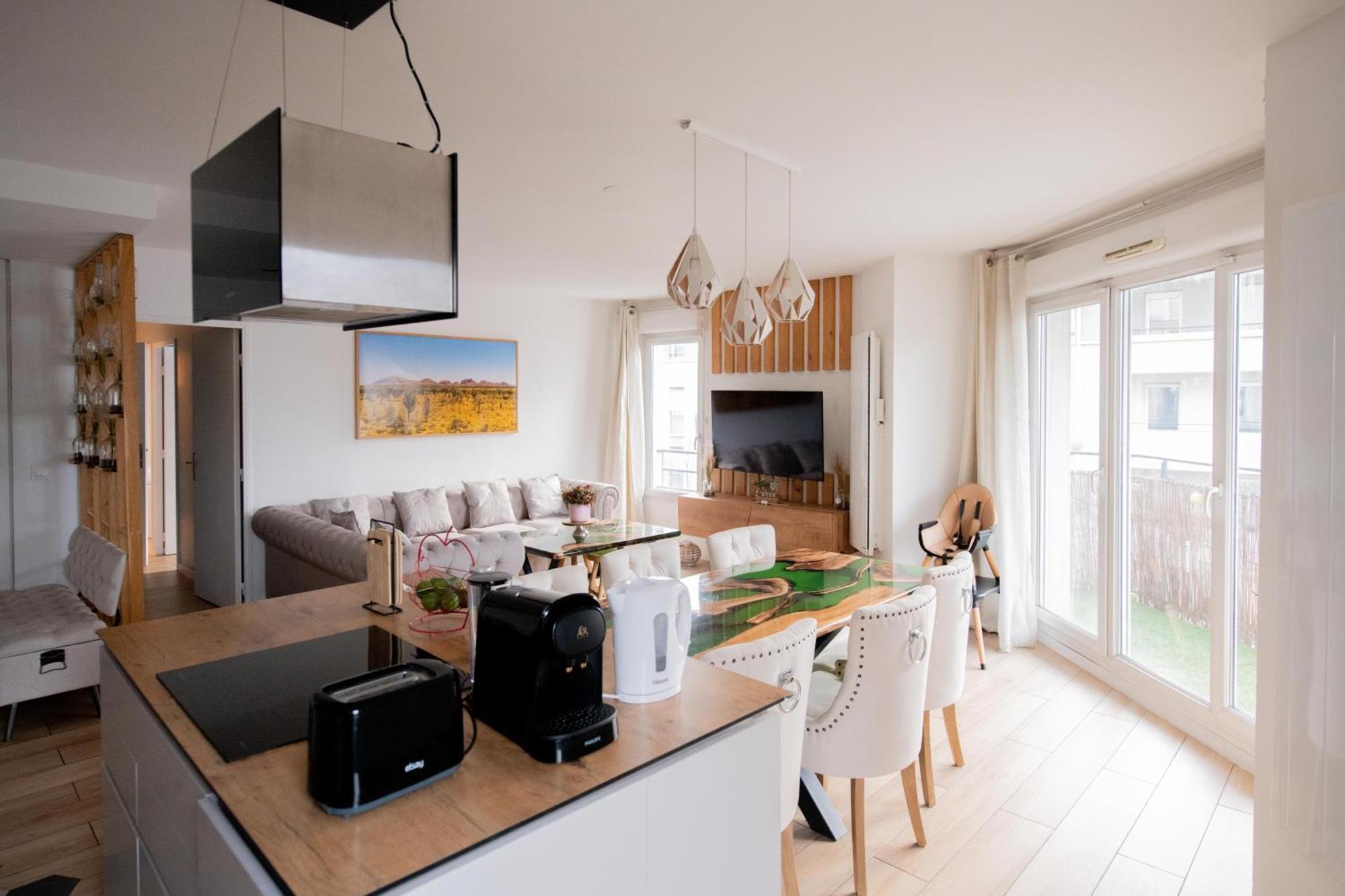 Elise De Roche Equipe Balcon Parking Rer B Apartment Ле Бурже Екстериор снимка