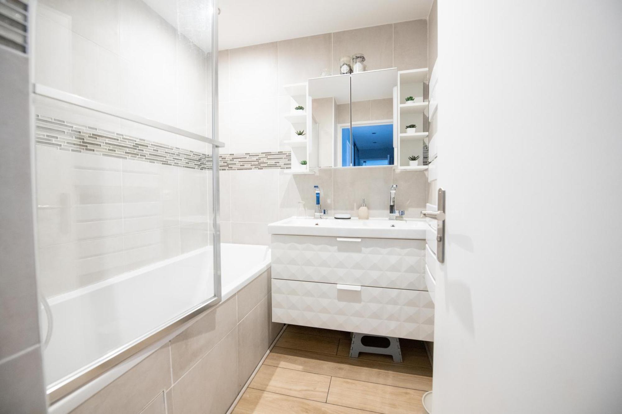 Elise De Roche Equipe Balcon Parking Rer B Apartment Ле Бурже Екстериор снимка