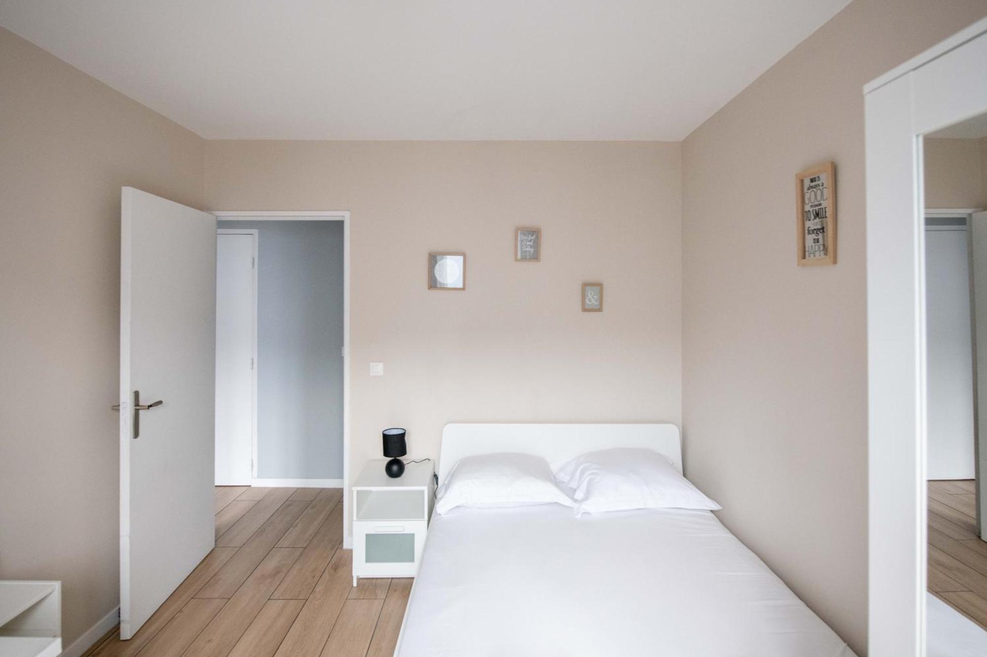 Elise De Roche Equipe Balcon Parking Rer B Apartment Ле Бурже Екстериор снимка